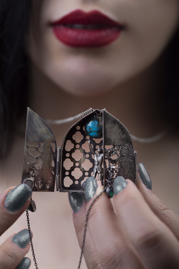 گردنبند رهایی